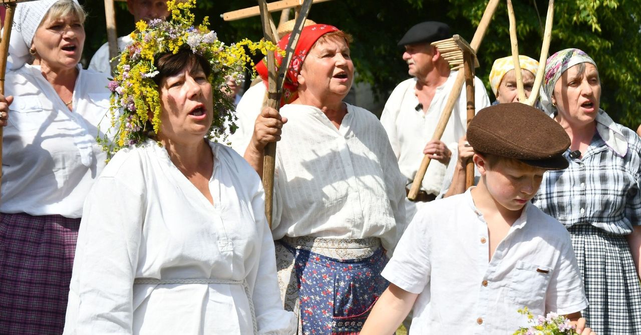 "Sobótka i sianokosy" w Tokarni. Prezentacja ludowych obrzędów