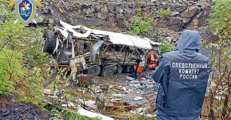 Autobus spadł ze skarpy w Rosji. 13 osób nie żyje