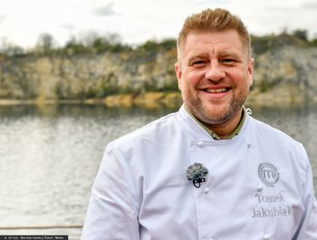 Tomasz Jakubiak zmarł na raka dwunastnicy. Taki jest jego główny objaw