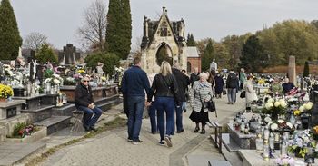 Sosnowiec: Cmentarz na Zuzannie pełen pamięci. Od powstańców do Gierka