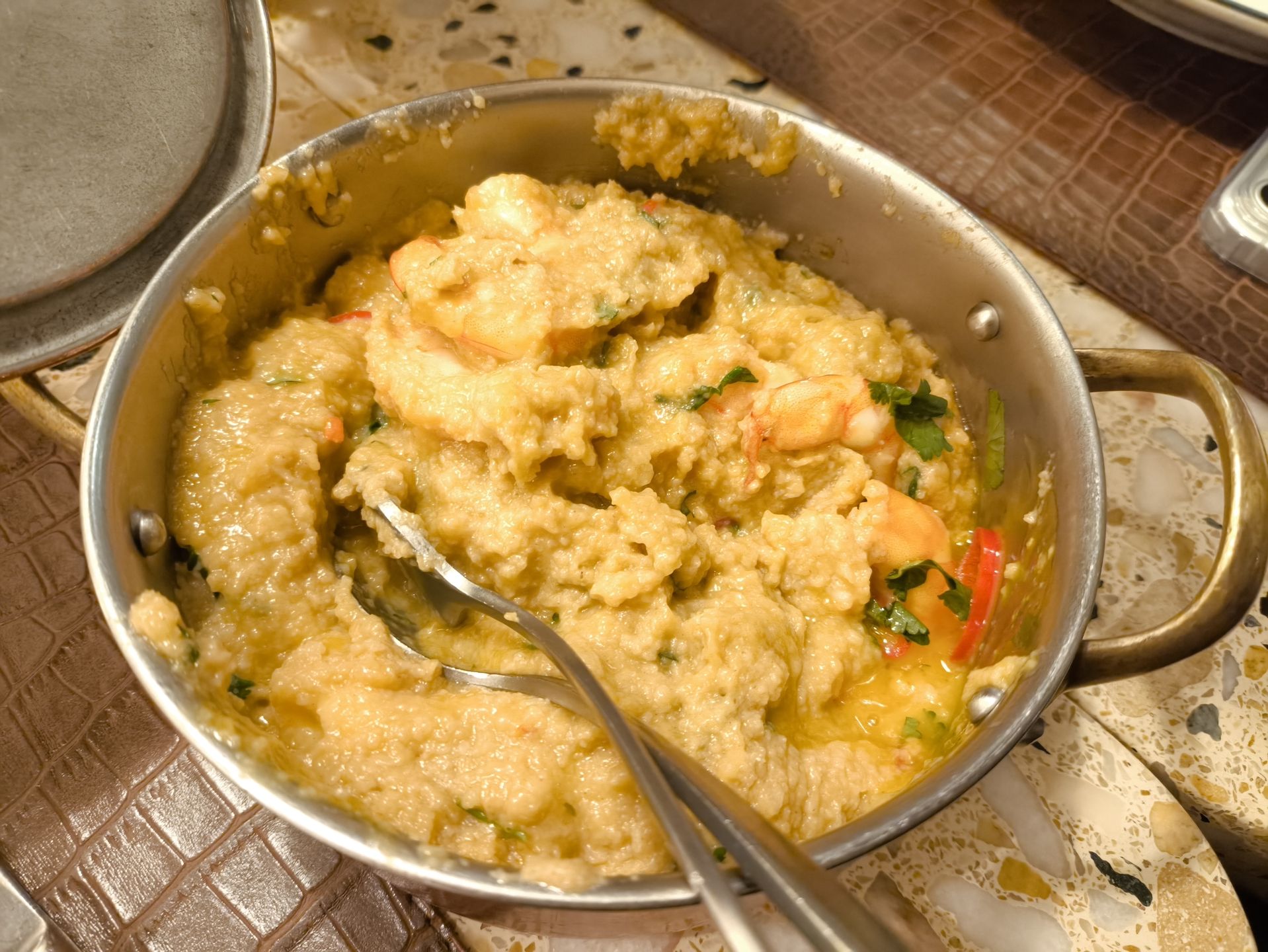 Krewetki z chlebem i wodą