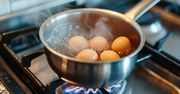 Jajka będą niesmaczne i niezdrowe. Powszechny błąd podczas gotowania
