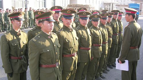 Uzależnionych od internetu zabierają "w kamasze" 1