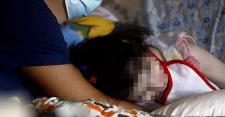 9-latka miała połamane ręce i nogi. "Bracia karmili ją resztkami ze stołu"