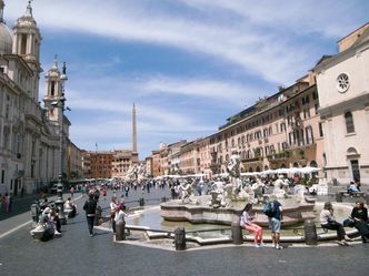 W Rzymie skonfiskowano 28 barów i restauracji kamorry