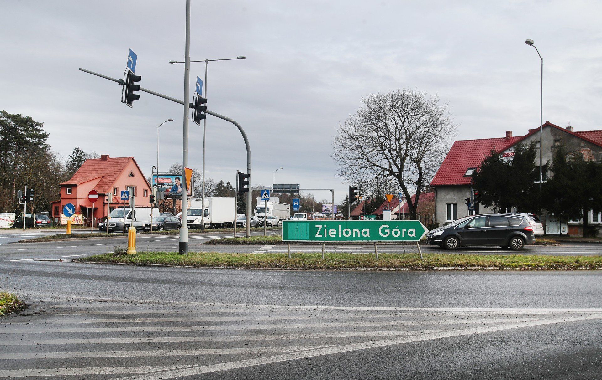 Inwestycja obejmuję budowę odcinka S10 o długości 4,4 km omijającego od północy szczecińskie osiedle Płonia. Trasa pozwoli na wyprowadzenie tranzytu z obszaru zabudowanego na terenie miasta Szczecin, na którym jest szereg skrzyżowań i przejść dla pieszych