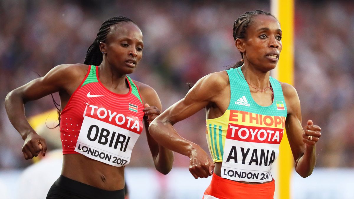 PAP/EPA /  Almaz Ayana i  Hellen Onsando Obiri podczas biegu na 5000 metrów w finale MŚ