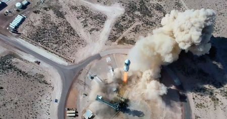 USA. 18-latek poleci w kosmos z Jeffem Bezosem
