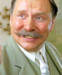 Prorocza komedia TVP. Przewidział uchodźców z Afganistanu i pomysł Błaszczaka