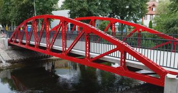 Słupsk: Mieszkaniec zbiera podpisy za wpuszczeniem samochodów na Most Łabędzi