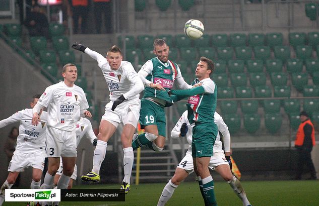 Marcin Robak w walce powietrznej z Marco Paixao ze Śląska Wrocław