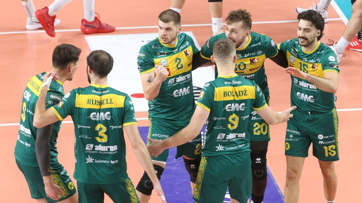 PAP / Krzysztof Świderski / Na zdjęciu: siatkarze Aluronu CMC Warty