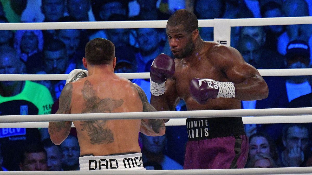 Zdjęcie okładkowe artykułu: PAP / Sebastian Borowski / Na zdjęciu: Ołeksandr Usyk (po lewej) i Daniel Dubois