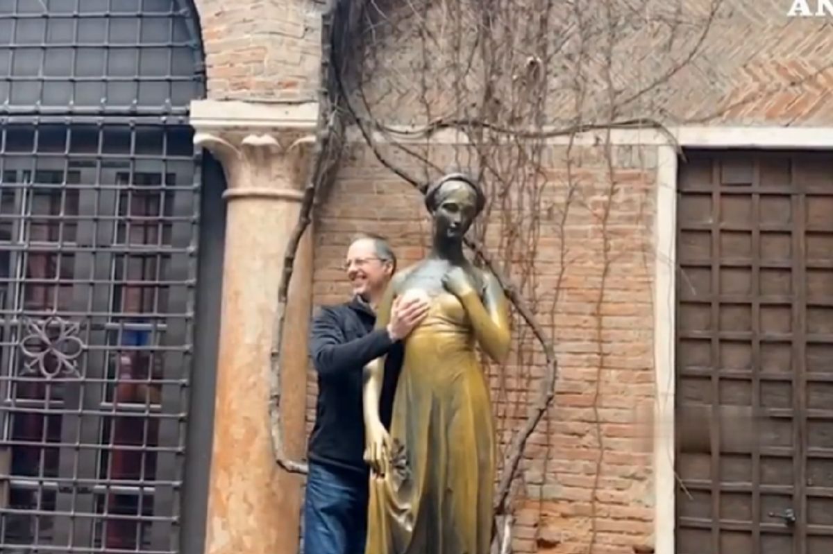 Pomnik Julii w Weronie uszkodzony. Wszystko przez turystów-nagabywaczy