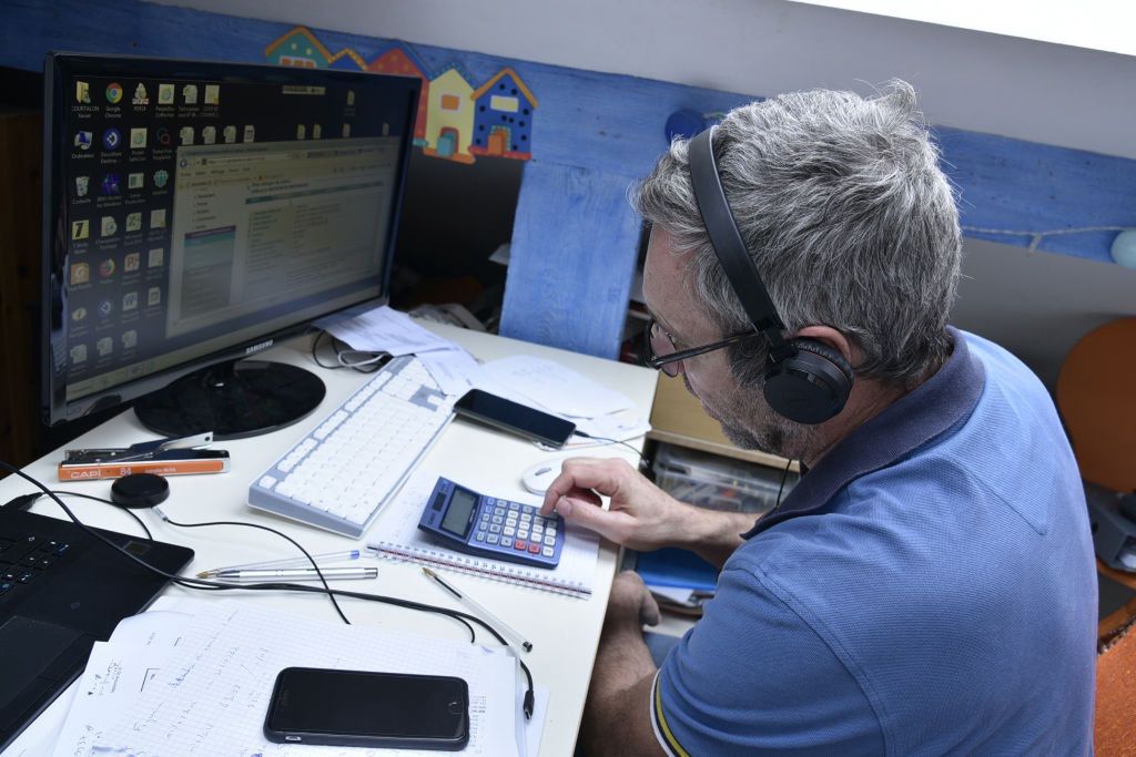 Koronawirus w Polsce. Wychodzimy z kryzysu. "Do tarczy potrzebny jest miecz"