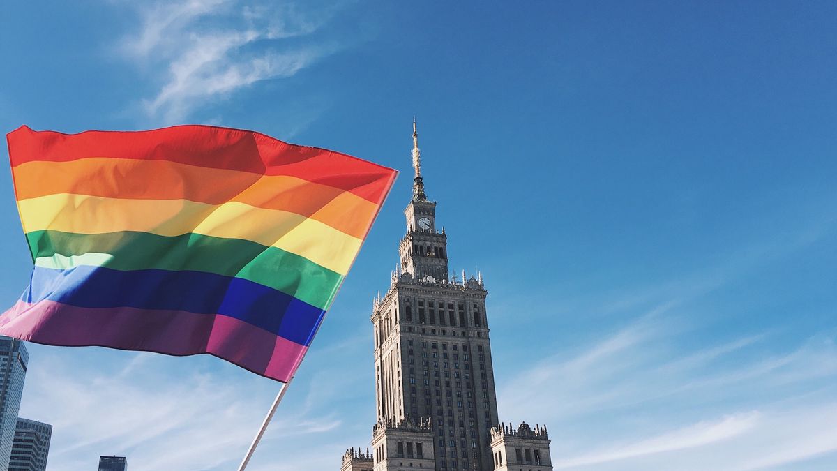 Tęczowe flagi w Warszawie