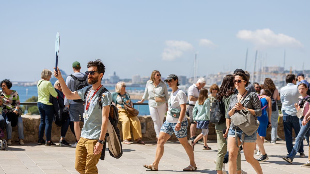 PALMA DE MALLORCA, MAJORCA BALE, SPAIN - APRIL 24: Tourists on a street in Palma de Mallorca on April 16, 2024 in Palma de Mallorca, Mallorca, Balearic Islands, Spain. (Photo By Tomas Moya/Europa Press via Getty Images)