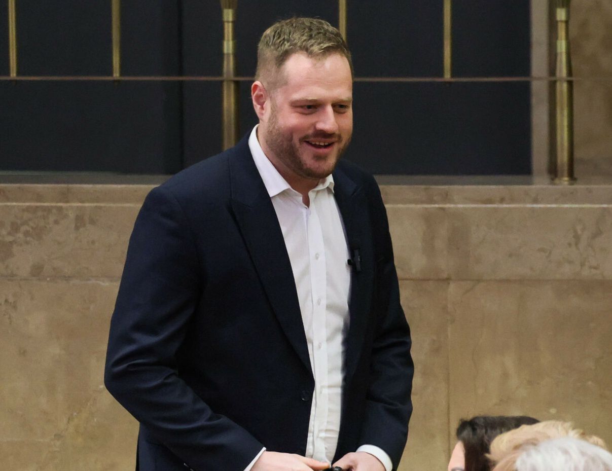 wiadomości,aktualności,WP Wiadomości W sieci obrażali Sikorskiego. W jego obronie stanął polityk PiS