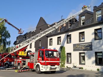 Starachowice: Pożar w Hotelu Senator. Wesele uratowane dzięki działaniu i niesamowitej solidarności ludzi. Zobaczcie nagranie