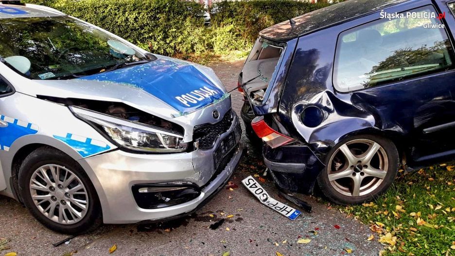 Gliwice. Policyjny pościg zakończył się na kościelnym ogrodzeniu.