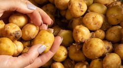 Uważaj na "młode ziemniaki" w sklepach. Jak nie dać się oszukać?