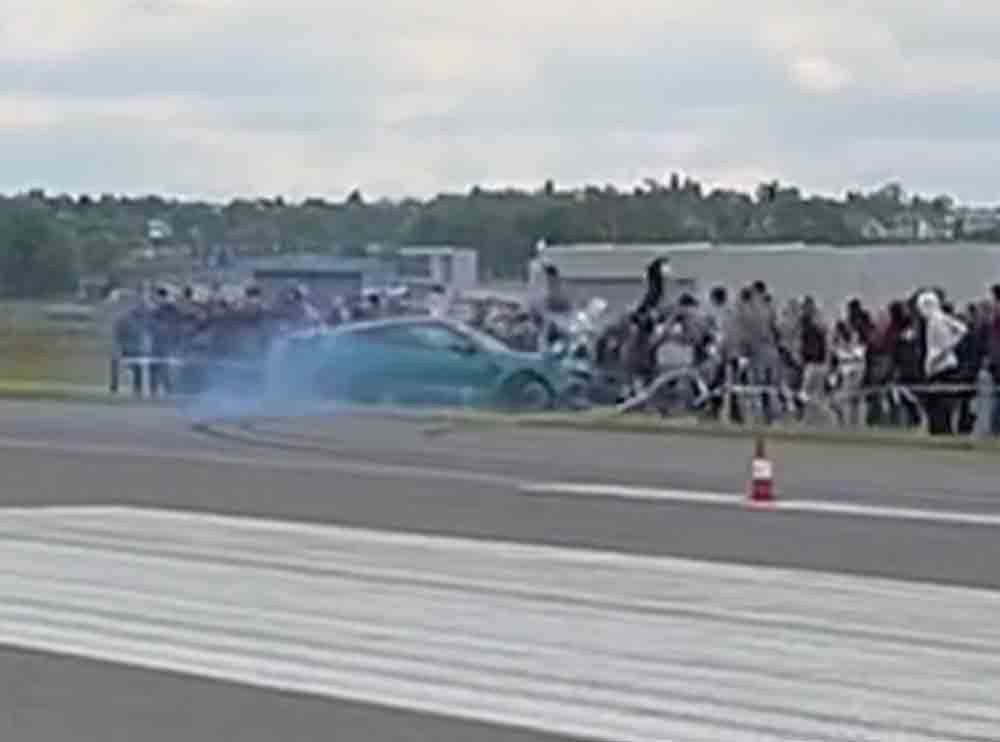 Wypadek podczas wyścigu. BMW wjechało w widzów, rannych 18 osób, w tym dziecko