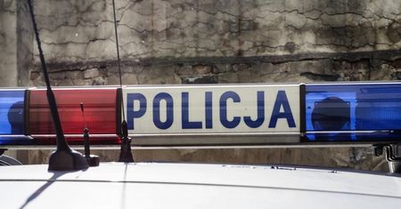 Odpowie za założenie tablic rejestracyjnych od innego auta