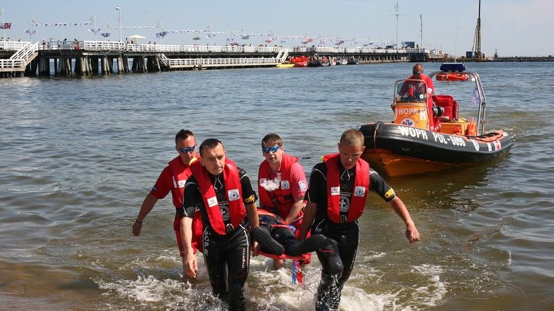 Morska Służba Poszukiwania i Ratownictwa szuka chętnego do służby. Płaci mniej niż markety kasjerom.