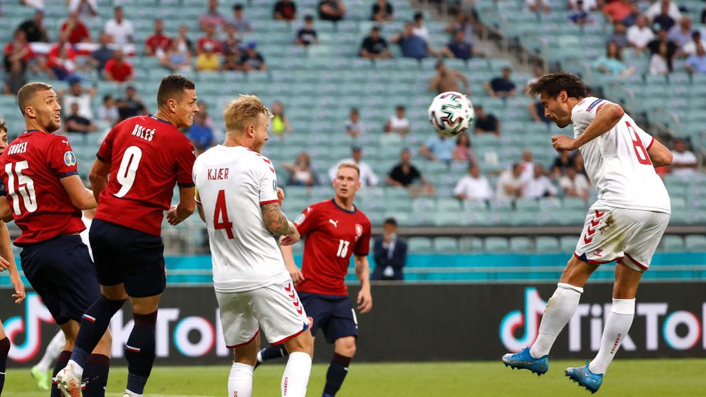 Getty Images /  Valetin Ogirenko - Pool / Na zdjęciu:  Thomas Delaney strzelający bramkę