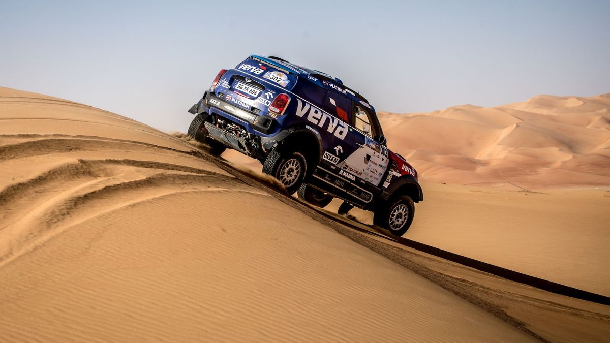 Zdjęcie okładkowe artykułu: Materiały prasowe / MCH Photo / Na zdjęciu Jakub Przygoński w Abu Dhabi Desert Challenge