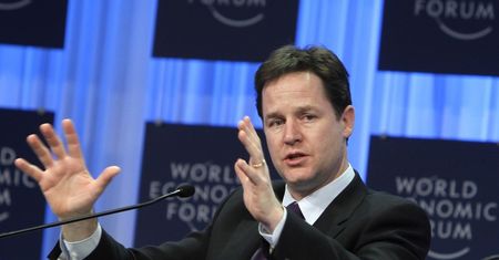 Imigranci w Wielkiej Brytanii. Wicepremier Clegg przeciwny limitowi