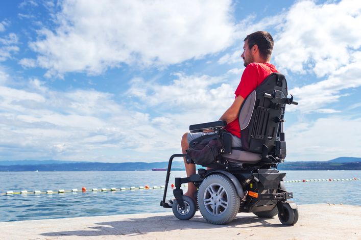 Dystrofia mięśniowa Duchenne’a powoduje zanik mięśni i zmusza do poruszania się na wózku inwalidzkim.