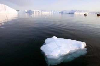 Ropa z Arktyki popłynie szerszym strumieniem dopiero po 2030 roku