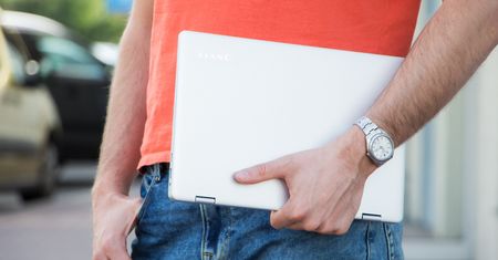 Kiano Elegance 13.3 360 - test taniego konwertowalnego laptopa