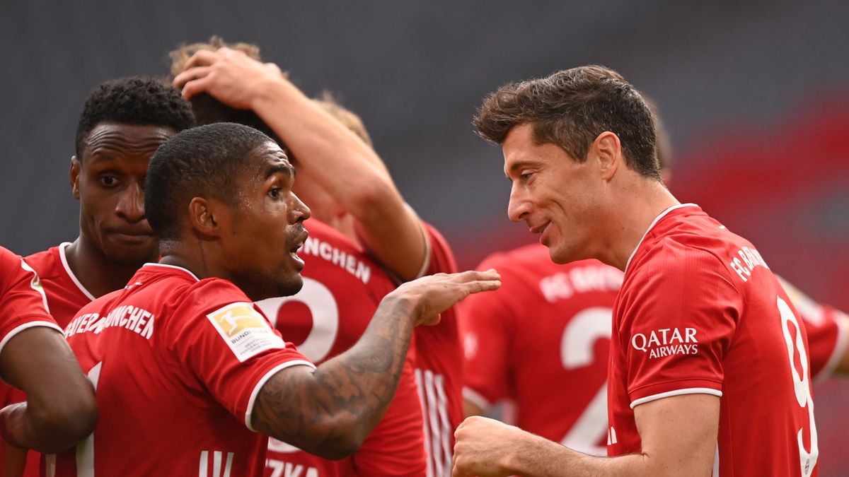 Douglas Costa i Robert Lewandowski