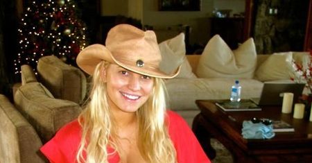 Ciężarna Jessica Simpson pokazuje biust (FOTO)