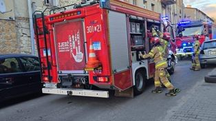 Pożar w kamienicy na lubelskich Bronowicach. Trzy osoby zostały poszkodowane