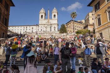 Polacy w Rzymie masowo padają ofiarami. Konsulat apeluje
