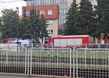 Zielona Góra: Strażacy i policja w Aldemedzie, zgłoszenie drażniącej substancji
