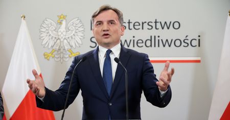 "Gotówka to wolność". Zbigniew Ziobro składa deklarację