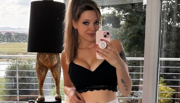 Instagram zbanował Anne. Straty? 50 tys. euro miesięcznie