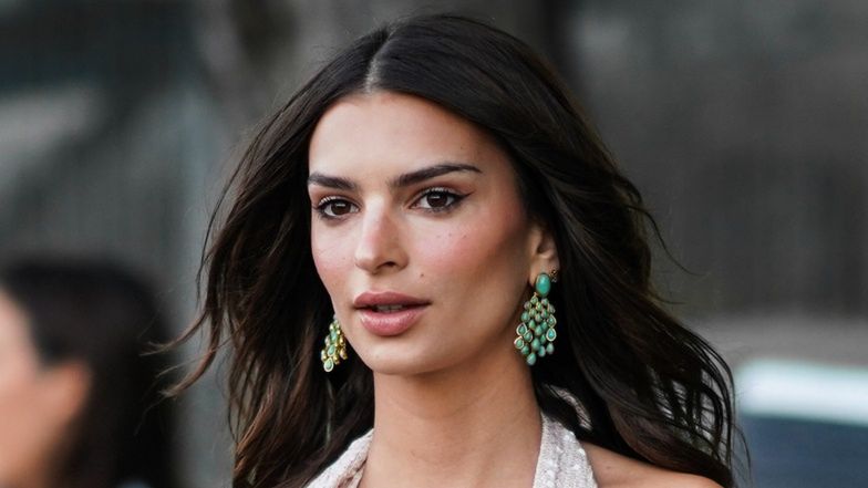 Emily Ratajkowski opublikowała zdjęcie w patriotycznej koszulce
