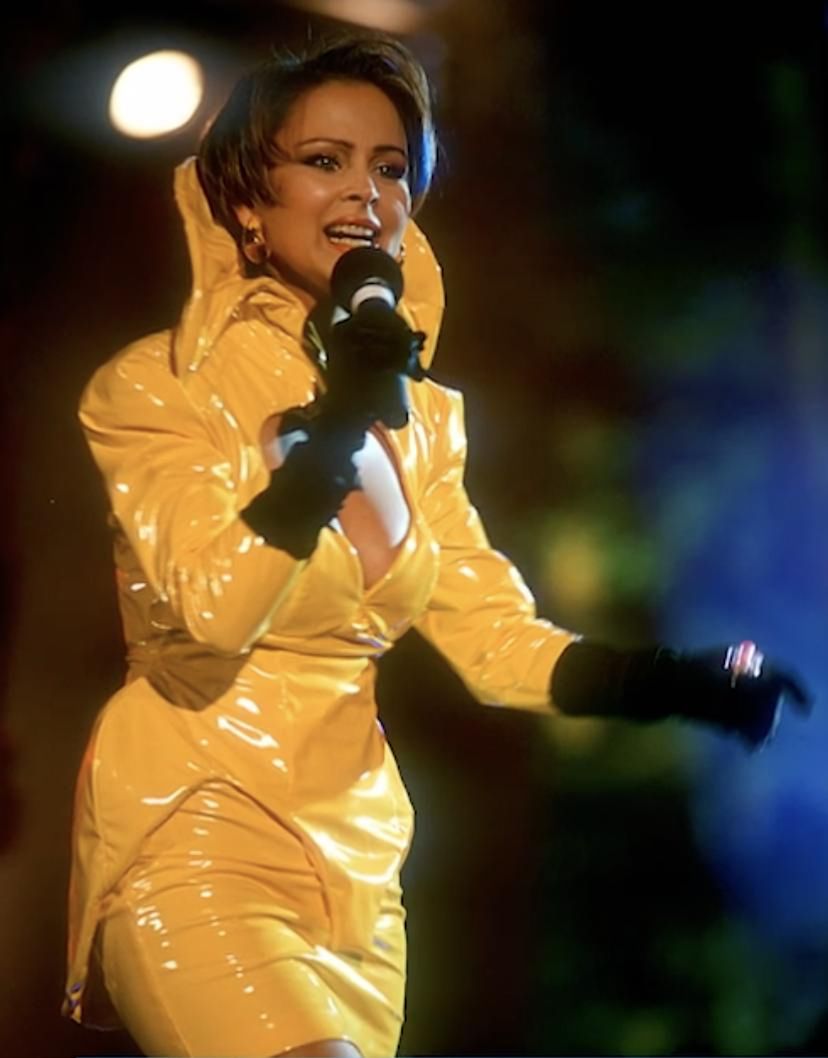 Izabela Trojanowska | projekt: Thierry Mugler | fot. Dzień Dobry TVN