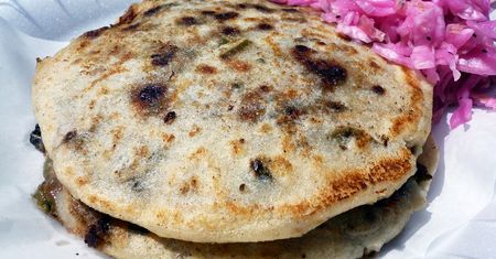 Pupusa z wieprzowiną