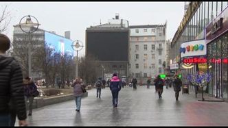 Wartość rubla spada pomimo podniesienia przez Bank Centralny stóp procentowych do 17%.