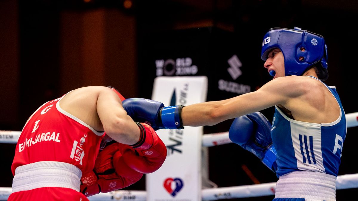 Getty Images /  Foto Olimpik/NurPhoto via Getty Images / W niebieskim kasku Melissa Bounoua, jedna z wykluczonych Francuzek