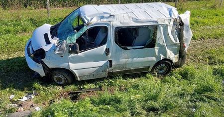 Chwila grozy na drodze. Kierowcy zderzyli się z sarną