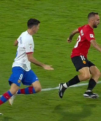 Robert Lewandowski "ośmieszony" przez rywala. Wszystko nagrali
