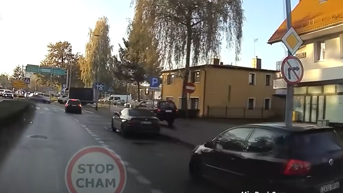 Kierowca jechał po koszalińskim chodniku