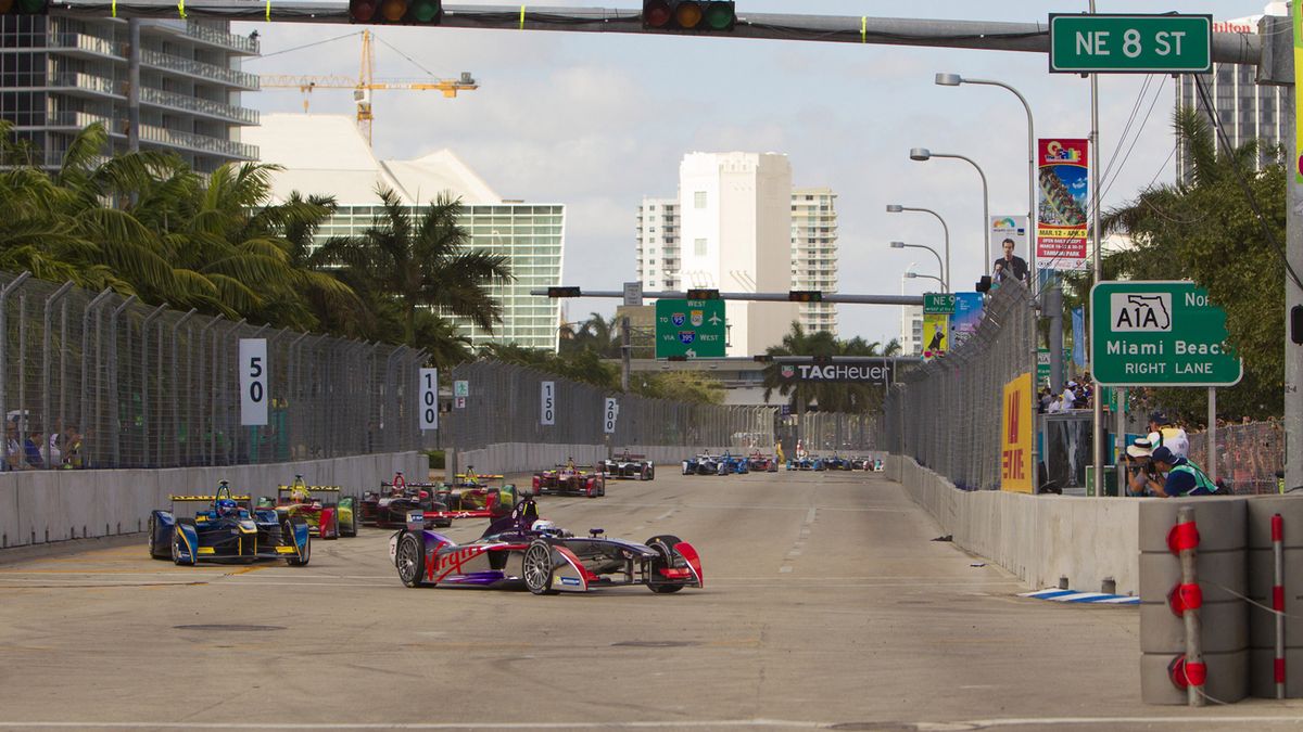 Zdjęcie okładkowe artykułu: Materiały prasowe / Formula E / Na zdjęciu: wyścig Formuły E na ulicach Miami